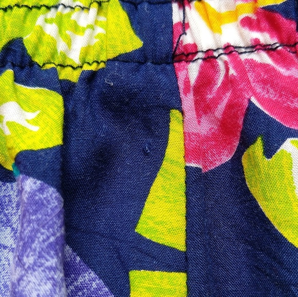 Vintage Hawaiian Elastic Waist 100% Rayon Shorts - Picture 5 of 5